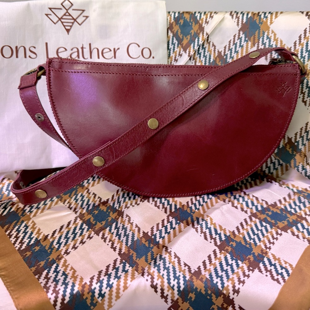 Lyons Leather Biggie Bee - Cherry Limited Edition